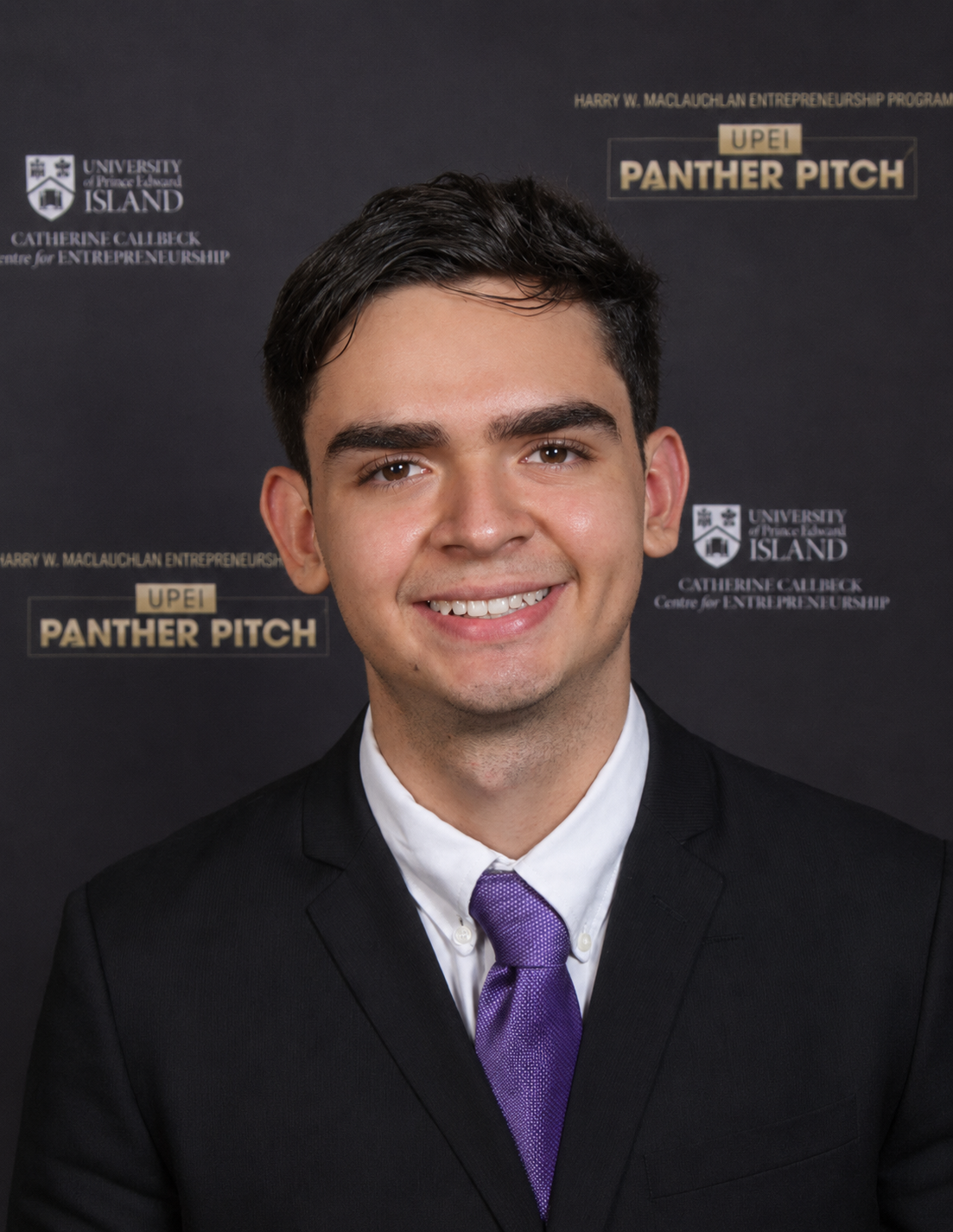 Headshot of Daniel López